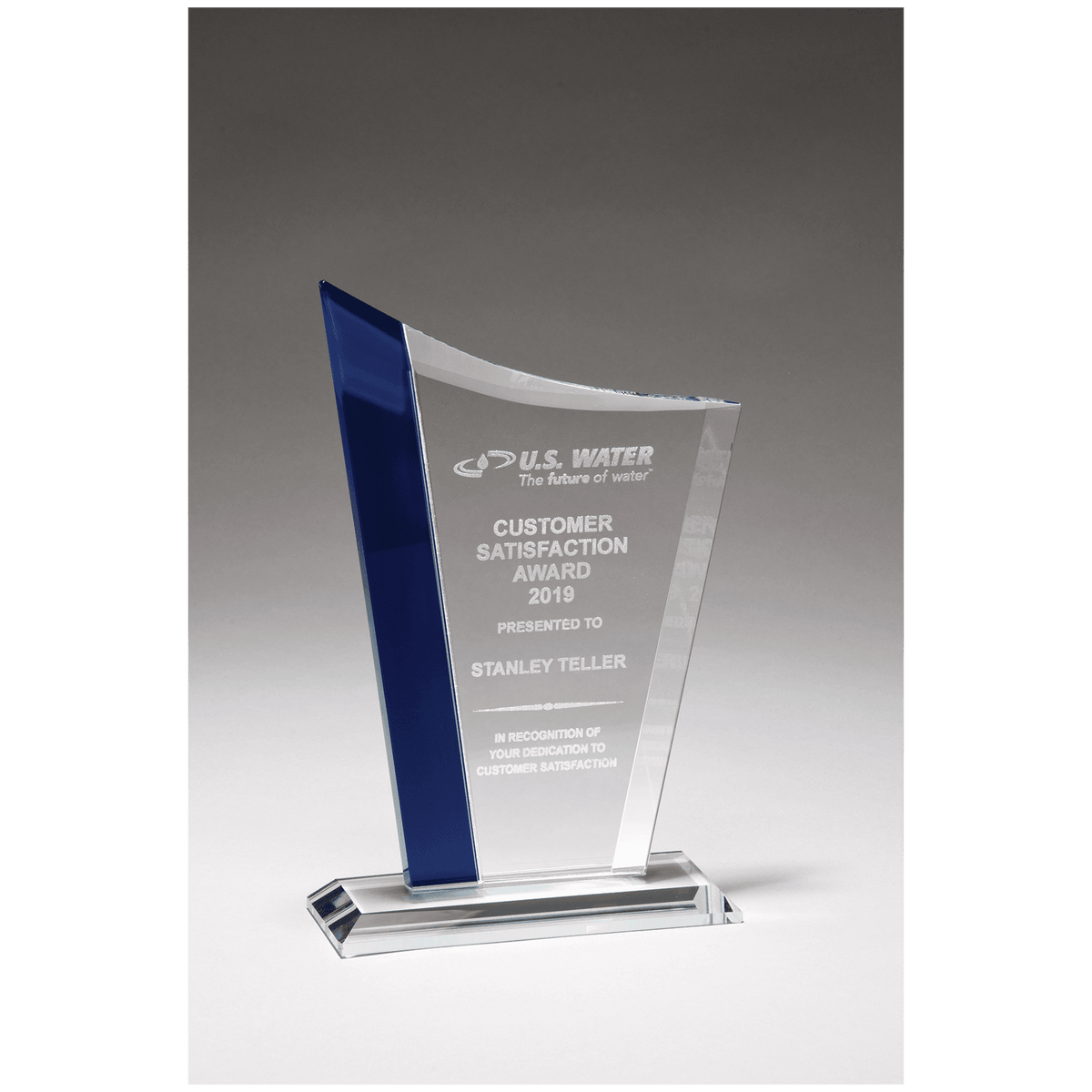 5 3/4" x 8 5/8" Zenith Series Clear Glass Award with Blue Glass Highlights