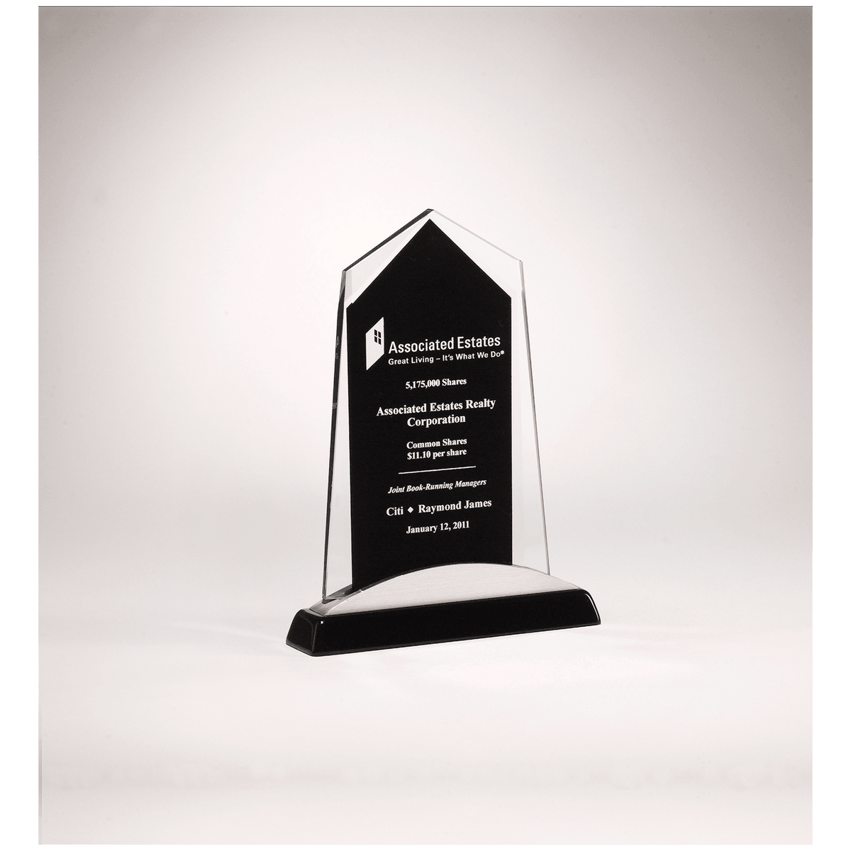 6 5/8" x 7 7/8" Apex Series Glass Award, Black Piano Finish Base with Silver Aluminum Accent