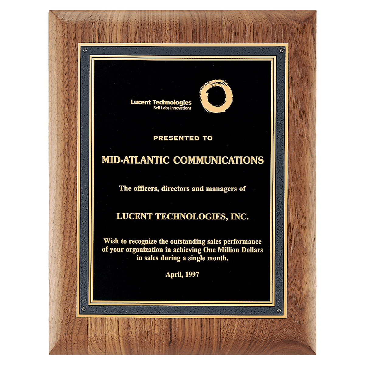 Walnut Plaque with Black/Gold Florentine Border Textured Black 2 7" x 9" American LaserFX Plate